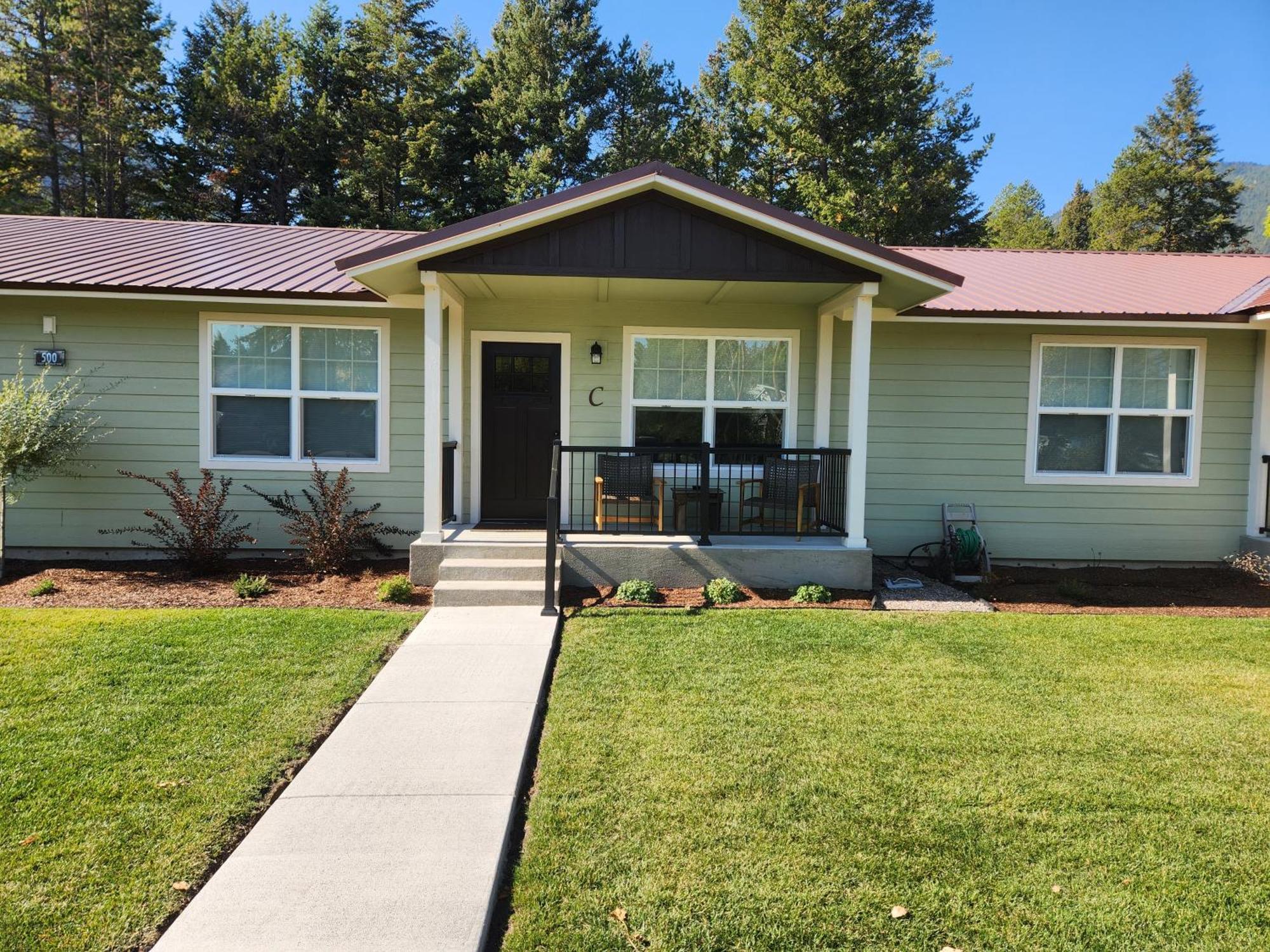 Beargrass Lodging & Rv Resort Hungry Horse Exteriör bild